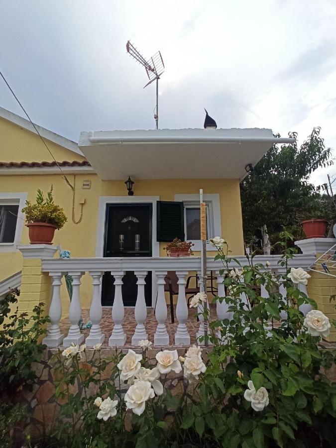 Dimitris House Petriti Lägenhet Exteriör bild